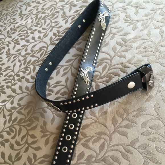 Accessories - 2/$15💙 or 3/$25🎈Italian Style Leather, EUC, 43"